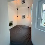 2 Pieces, Climatise Neuf ,centre Parking Gratuit Apartment *